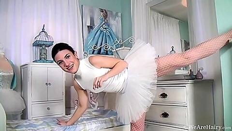 Luna O Is A Sexy Ballerina Who Strips Naked
