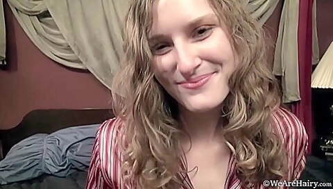 A Sexy Kiss Montress Takes Off Her Pajamas In Bed