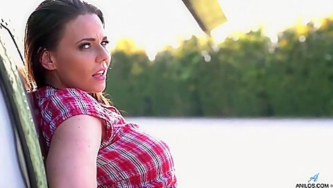 Simony Diamond - Busty Brunette