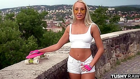 Angelika Grays In Pink Me