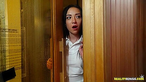 Kiley Jay, Phoenix Marie And Reagan Foxx In Towel Girl