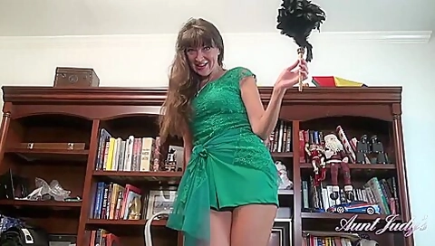 Gabrellia Cleans Up And Gets Dirty